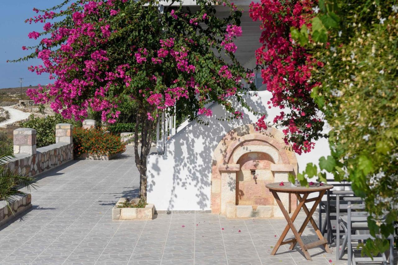 Κalamitsi Rooms & Apartments Кімолос Екстер'єр фото