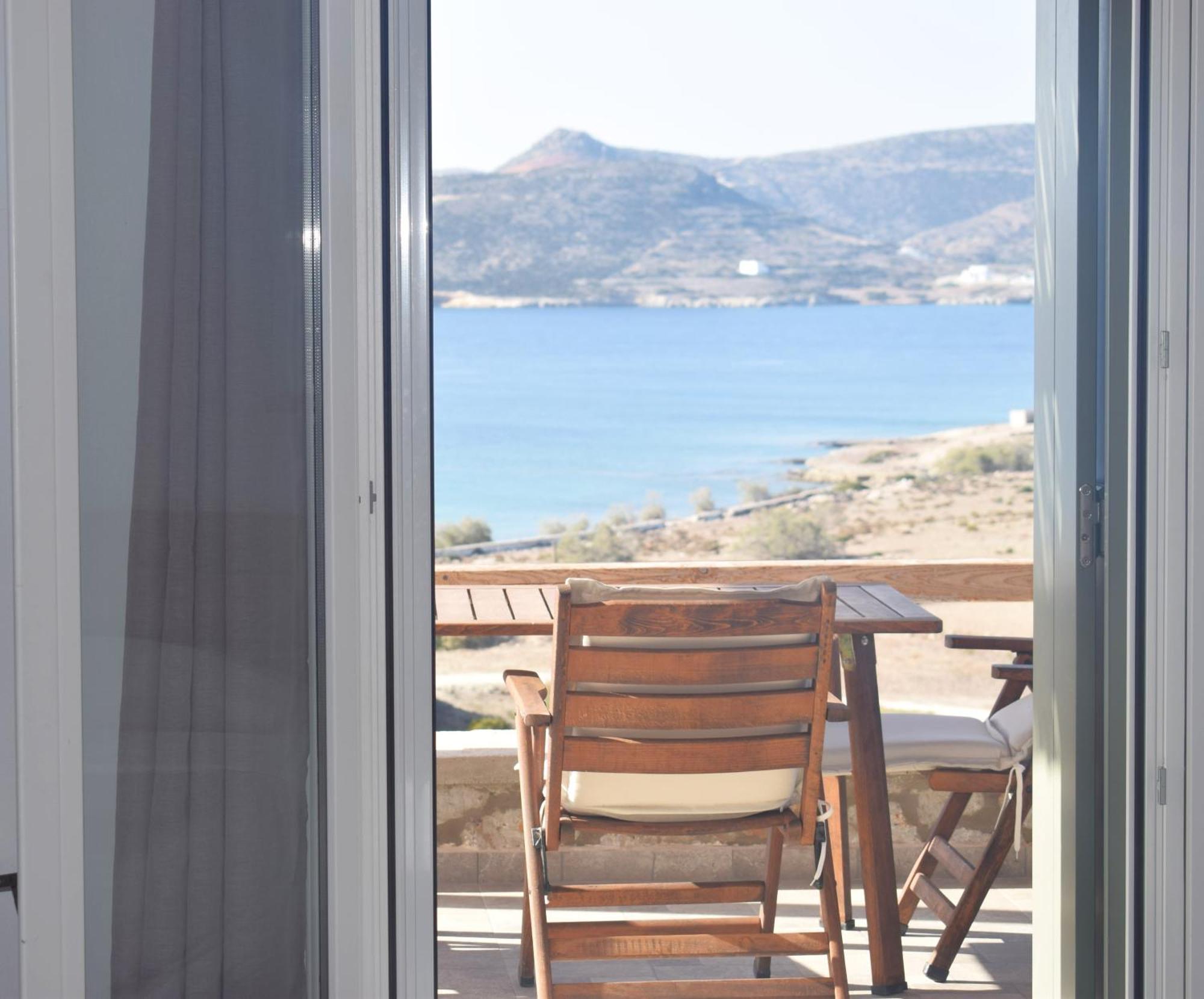 Κalamitsi Rooms & Apartments Кімолос Екстер'єр фото