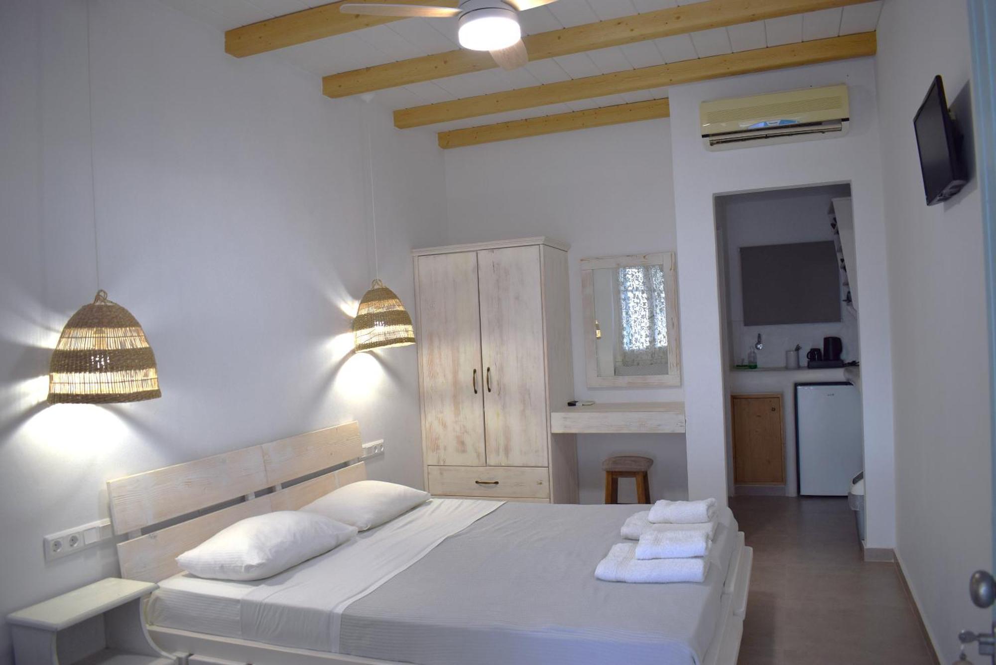 Κalamitsi Rooms & Apartments Кімолос Екстер'єр фото